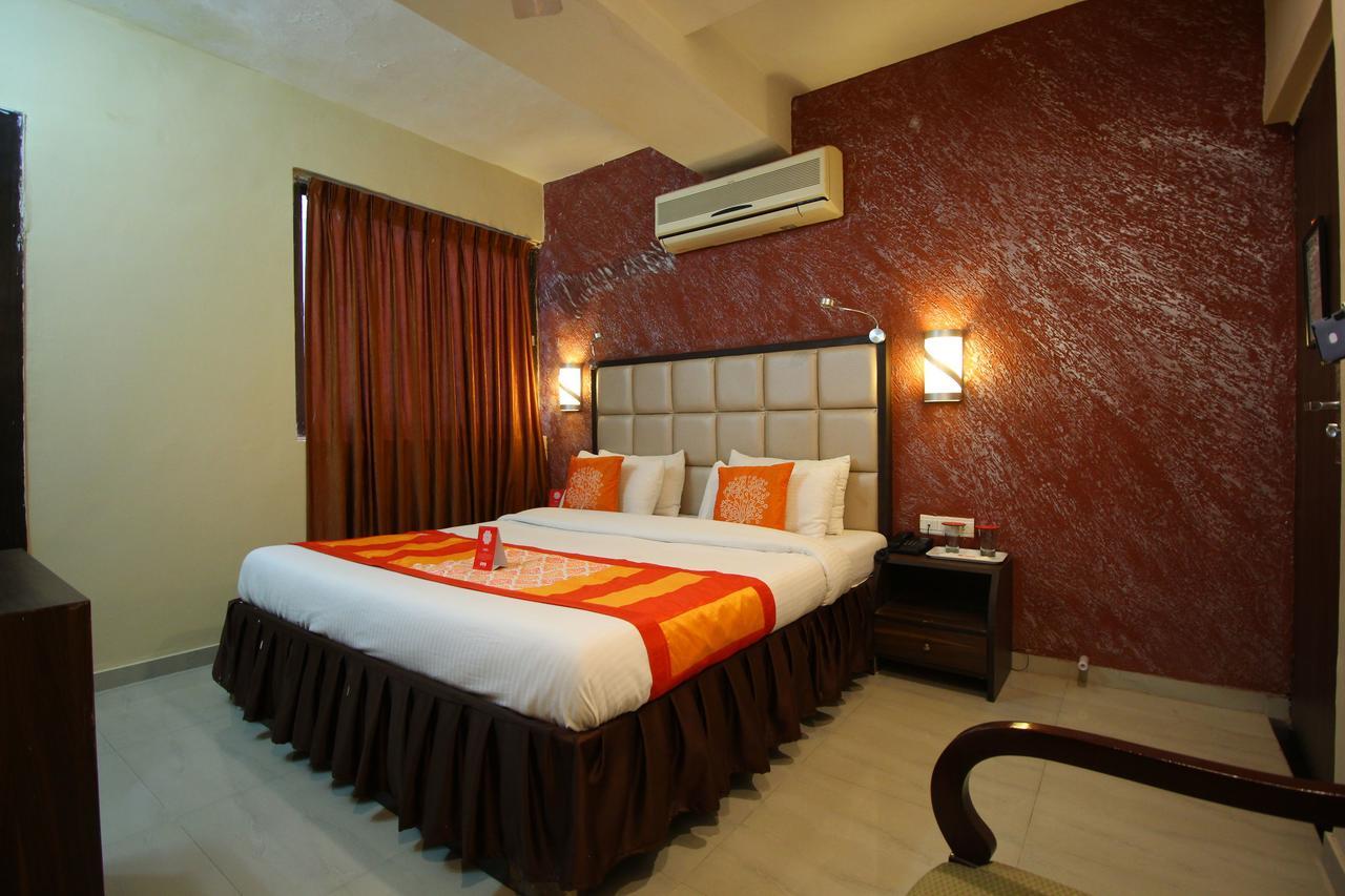 Oyo 8786 Hotel Maan Residency Ahmedabad Bagian luar foto