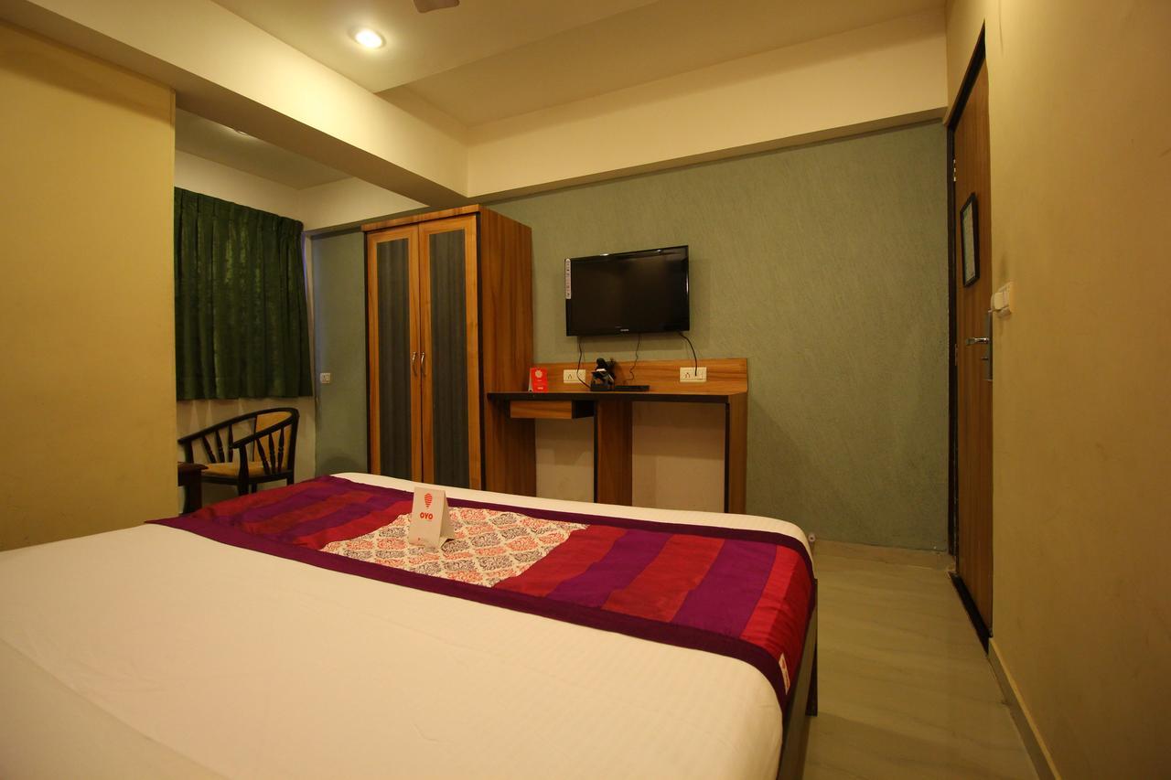 Oyo 8786 Hotel Maan Residency Ahmedabad Bagian luar foto