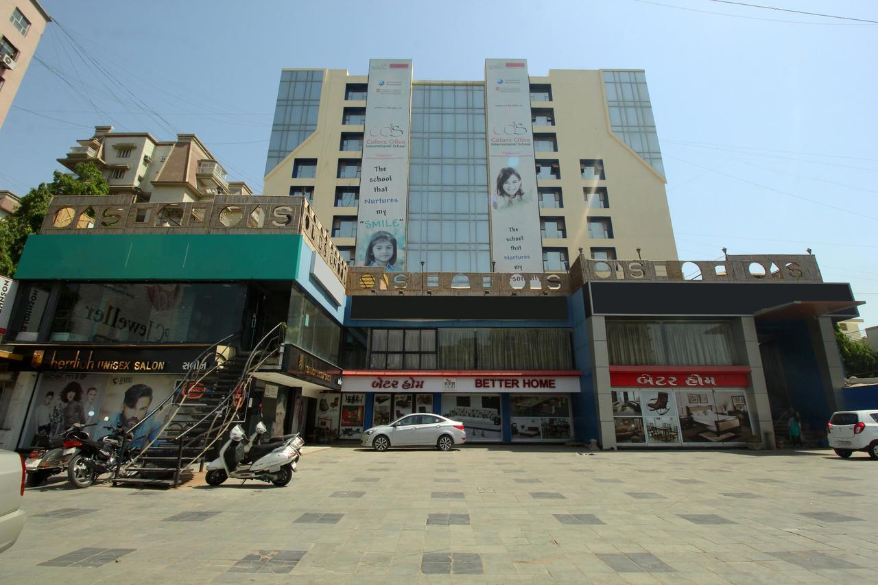 Oyo 8786 Hotel Maan Residency Ahmedabad Bagian luar foto