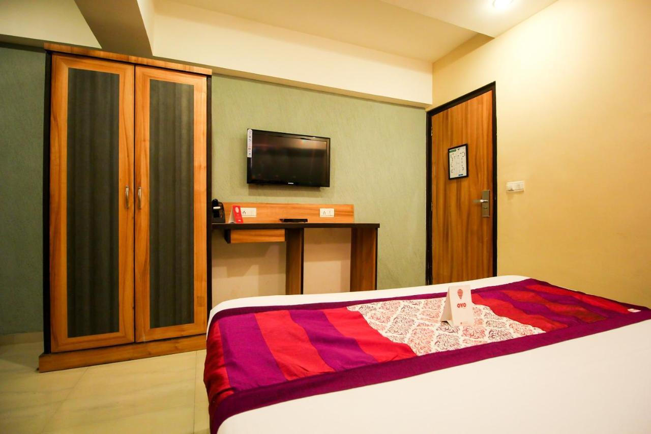 Oyo 8786 Hotel Maan Residency Ahmedabad Bagian luar foto